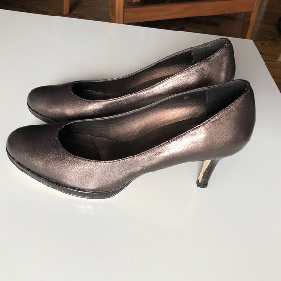 Brown Metallic Pumps - Picture 1 of 6